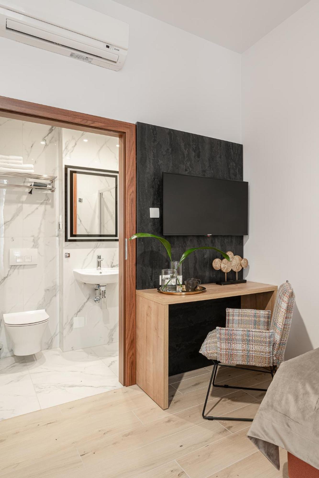 Готель Jazz Market Square 3*